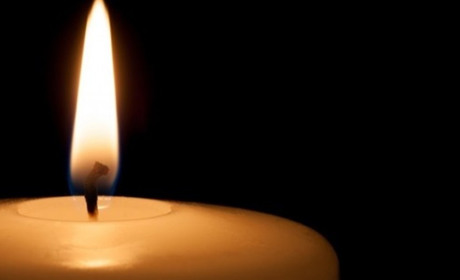 У селі Домашлин на Корюківщині поховали самотнього чоловіка без труни та звичних ритуалів