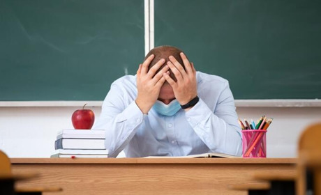 Ні зарплати, ні лікарняних: які неприємні сюрпризи чекають на невакцинованих від 8 листопада