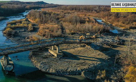 Міст через річку Прут у Глиниці повністю демонтують і зведуть заново
