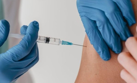 На інфомайданчиках троїчани дізнаються про безпечну вакцинацію проти COVID-19 та зроблять щеплення