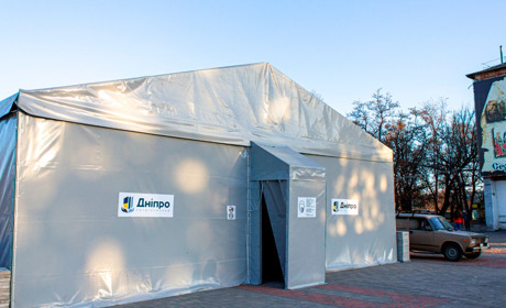 «Дніпро – форпост України»: чому варто подивитись фільм, який транслюють у наметі в центрі Нікополя