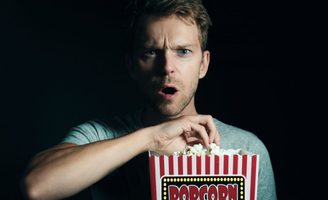 "Відьмак-2", "Емілі в Парижі-2", «Батько Сергій» та інші серіали грудня