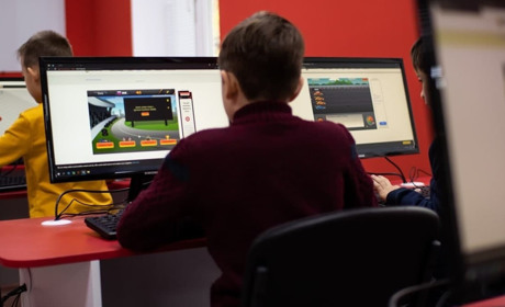 Пробний урок для дітей «Створи свій рівень в Minecraft» від КА ШАГ: як записатись