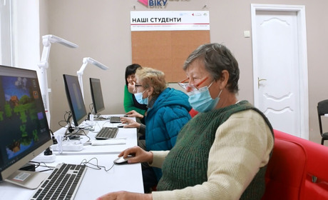 Як у Попасній людей похилого віку навчають комп’ютерній грамотності, і завдяки чому це стало можливо