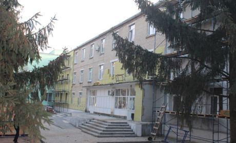 Вже зроблено велику частину ремонту. Як зараз виглядає лікарня планового лікування у Волновасі? Фото
