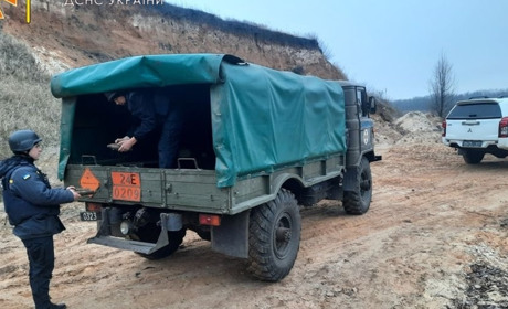 У Лозівському районі піротехніки знешкодили боєприпаси часів Другої світової війни