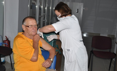 Від вакцинації проти Covid-19 не зафіксували жодного летального випадку в області