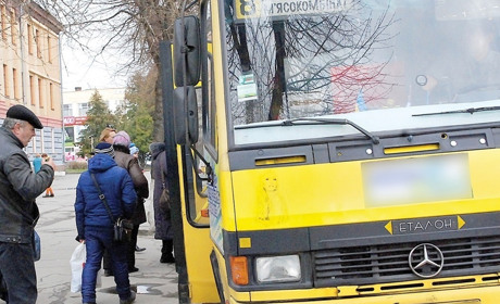 Не тільки в місті: міська рада хоче укласти договір на додаткові автобусні маршрути
