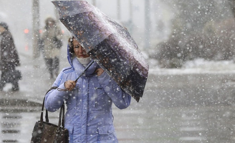 Штормове попередження і розгортання пунктів обігріву: новини першого дня зими на Рахівщині