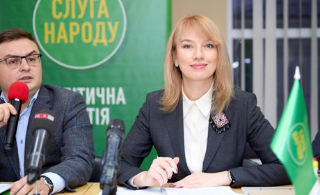 Новообрана голова партії "Слуга Народу" Олена Шуляк з робочим візитом відвідала Житомирщину