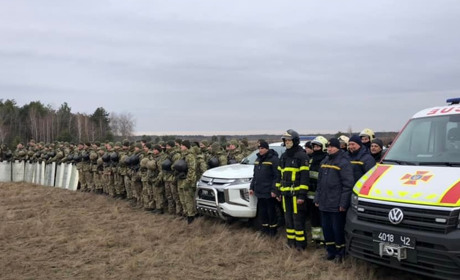 Прорив мігрантів: у Сарненському районі силовики провели навчання на кордоні з Білоруссю