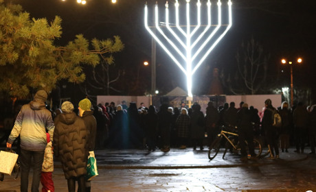 «Свято вогнів» у Нікополі: як у місті вперше відзначають Хануку. Історія свята та традиції