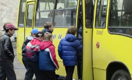 Від зупинки по вул. Некрасова у години пік курсуватиме додатковий автобус