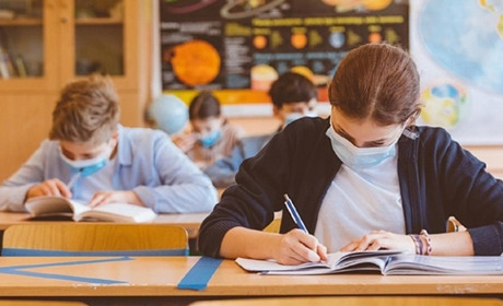 Учні ще однієї школи Южноукраїнська повертаються за парти