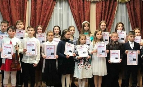 Скрипалі та віолончелісти з Чортківщини і не тільки змагалися у Тернополі