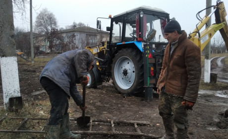 Як троїцькі комунальники ремонтують пориви водопостачальної мережі