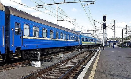 Укрзалізниця запустила перші поїзди за новим графіком