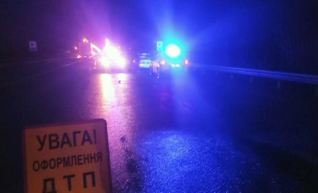 Збили і наїхали: новоград-волинські правоохоронці розслідують обставини загибелі чоловіка у ДТП