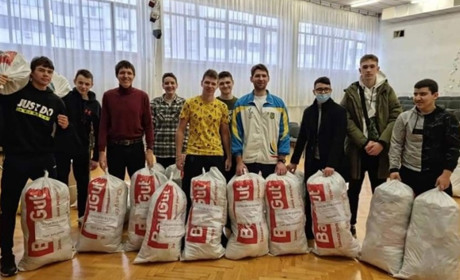 Школярі на лінії зіткнення отримають 15 тонн гуманітарної допомоги від Київських закладів освіти