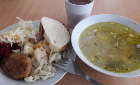 Шкільні обіди в Корюківській громаді коштуватимуть від 18 до 20 гривень, а в Холминській – 15