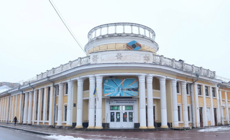 Будівлю колишнього кінотеатру ім. Щорса за три роки мають перебудувати у Хаб соцпартнерства