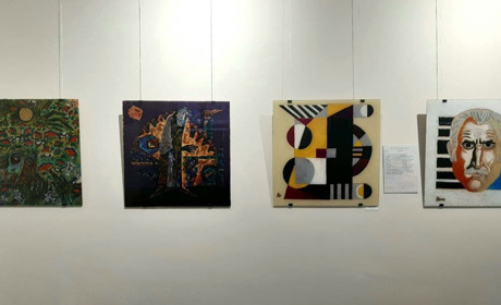 Унікальна виставка розпису на склі «Кольорова інтрига» діятиме у Дрогобичі до лютого 2022 року
