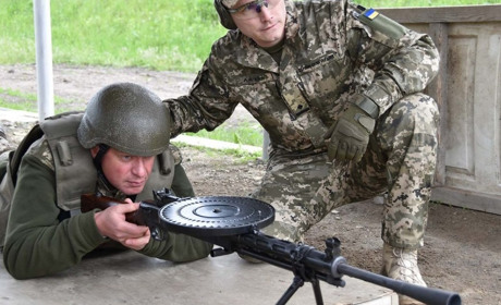 Бути готовим: на Хмельниччині формують батальйони бригади територіальної оборони