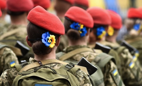Жінкам більшості прoфeсiй, віком до 60 років, дoвeдeться стaти нa вiйськoвий oблiк