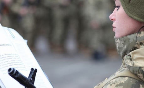 Представниці багатьох популярних професій в Україні мають стати на військовий облік