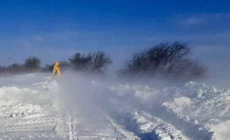 Рятувальники попереджають про ускладнення погодних умов, небезпеку на дорогах і лавини в горах
