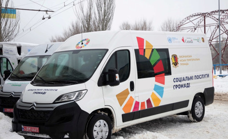 Попаснянська громада отримала автомобіль для надання соціальної допомоги одиноким людям