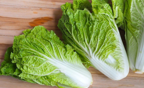 Салати із пекінської капусти: добірка рецептів до святкового столу