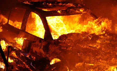 У селі на Сарненщині дотла згорів легковик