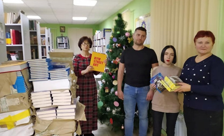 Цифра дня: благодійники подарували волноваській бібліотеці 588 книг