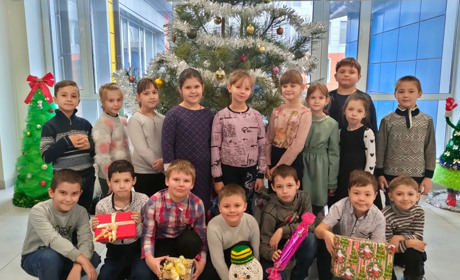 Казкові дійства для малят: як учні Петропавлівського ліцею №2 та філій святкували новий рік