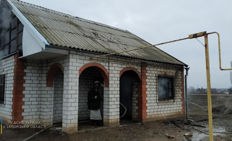 В Гуляйполі вогнеборці ліквідували пожежу в житловому будинку