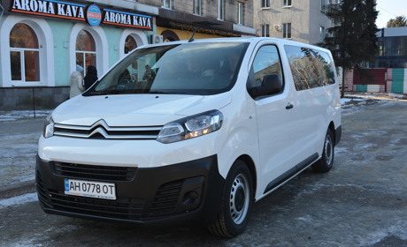 Новий автомобіль для дитячого будинку сімейного типу