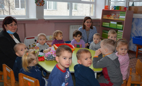 У дитсадках Покровська продовжують оновлювати меблі і м’який інвентар