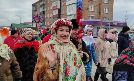 Ходою колядувальників у Старокостянтинові розпочався зимовий фестиваль "Різдвяні дзвони". ФОТО