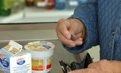 Кабмін запровадив регулювання цін на 11 продуктів харчування: перелік
