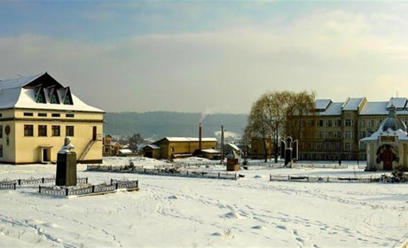 Шахрай забрав у 79-літньої жительки села Драчинці 16 тисяч гривень