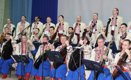 Київські бандуристи виступили з концертом на троїцькій сцені