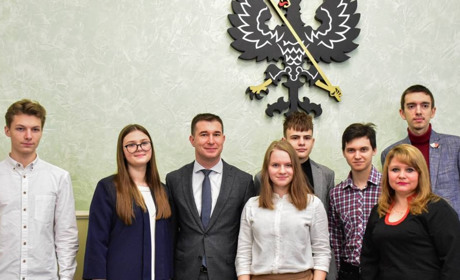 Учнів ліцею №32 вчать розуміти глобальні процеси і знайомлять з відомими людьми