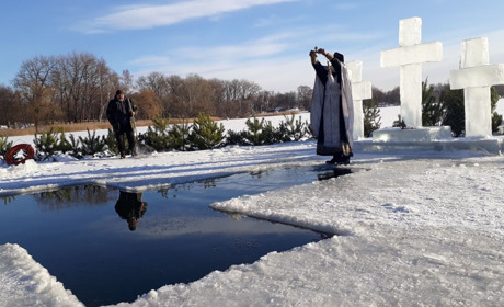 Як шосткинці на Водохреща пірнали в ополонку+ФОТО