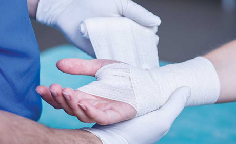 Які медичні послуги мають бути безоплатними при травмуванні