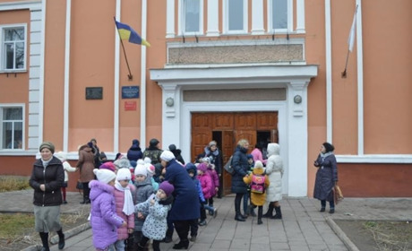 СБУ отримала інформацію про замінування всіх навчальних закладів Чернігова