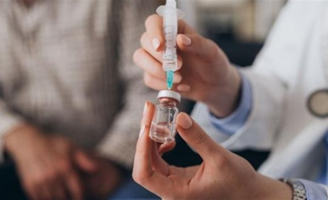 Хто і як може викликати мобільну бригаду з вакцинації від COVID-19, що треба знати