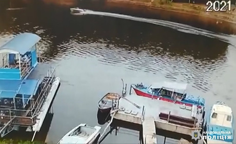 Водію моторного човна, який наїхав на плавця, курсуючи Десною, вручили підозру