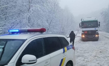 На Закарпатті далекобійник з Новограда потрапив у "пастку"