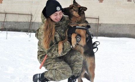 В поліцію Херсонщини потрібні кінологи: куди звертатися, які етапи відбору та умови роботи